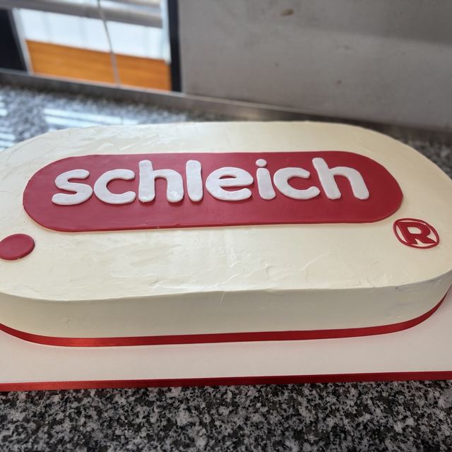 Schleich — firemní dort
